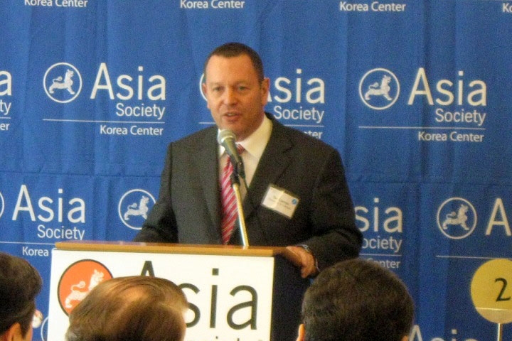 Canadian Ambassador to North and South Korea Ted Lipman speaking in Seoul on Feb. 23, 2010. (Asia Society Korea Center)