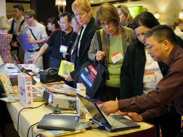 Educators meet with publishers at the National Chinese Language Conference
