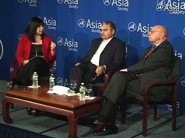 L to R: Suzanne DiMaggio, Hossein Mousavian and Thomas Pickering at Asia Society New York on Dec. 13, 2011. 