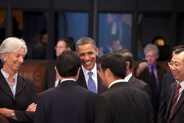 L to R: IMF Chief Christine Lagarde and U.S. President Barack Obama talk with China President Hu Jintao at the opening session of the 2011 APEC Summit at the Marriott Hotel in Honolulu on Nov. 13, 2011. (International Monetary Fund/Flickr)