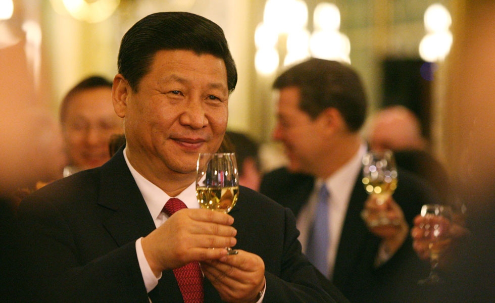Chinese Vice President Xi Jinping shares a toast during a state dinner at the Iowa State Capitol on February 15, 2012 in Des Moines, IA. (Andrea Melendez/AFP/Getty Images)