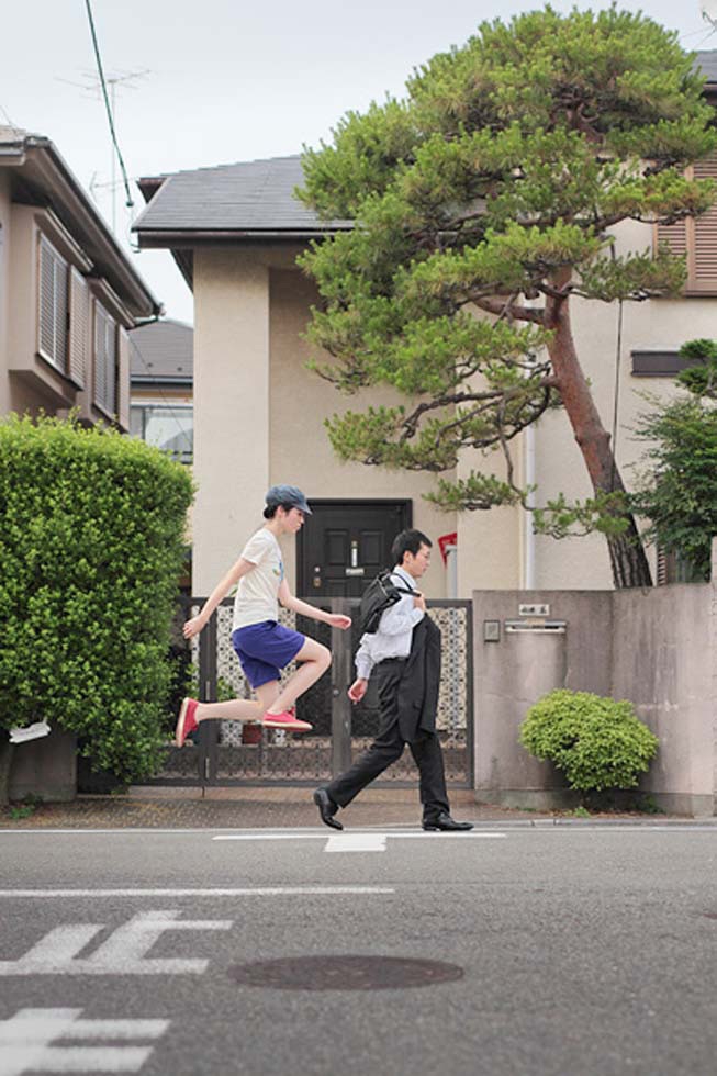 April 23, 2011. "Today's Levitation" ©Natsumi Hayashi, courtesy of MEM, Tokyo