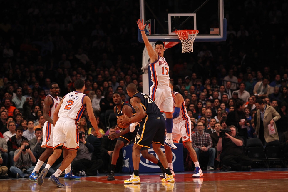 Jeremy Lin (#17) took both the United States and East Asia by a storm when he became the first American of Taiwanese descent to play for the NBA. Photographed at New York City's Madison Square Garden on March 16, 2012. (Al Bello/Getty Images)