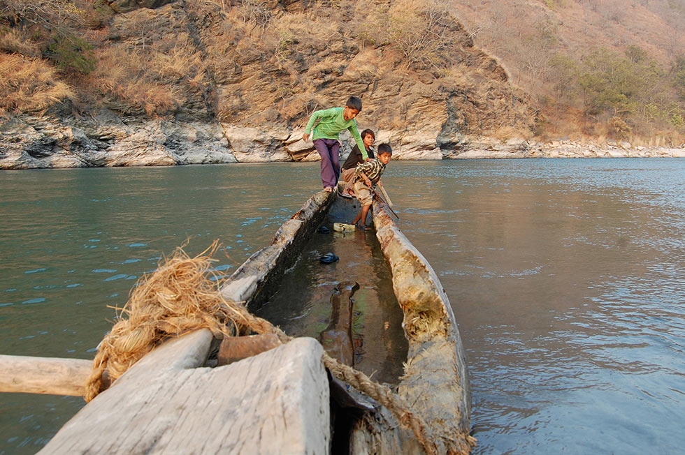 A view of the Tamur river in eastern Nepal, which has declined by more than 30 percent in volume due to climate change impacts. Aquatic biodiversity has also plummeted. (Rajeev Goyal)
