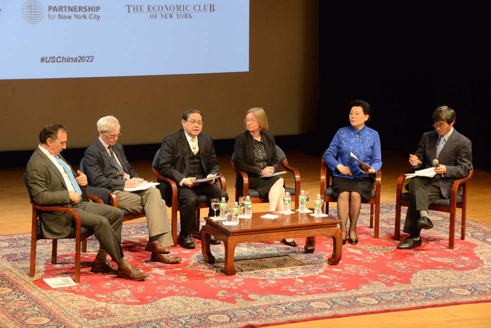 Panelists at the program discussed potential areas for increased cooperation between the U.S. and China. (Kenji Takigami)