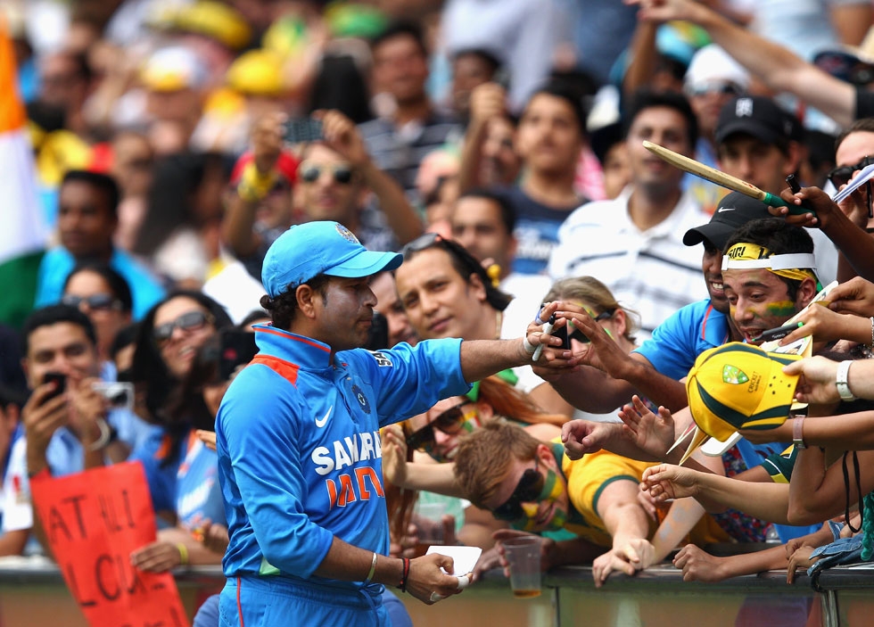 Tendulkar signs autographs during his last match at the SCG,  the One Day International match between Australia and India, at Sydney Cricket Ground on February 26, 2012 in Sydney, Australia. (Ryan Pierse/Getty Images)