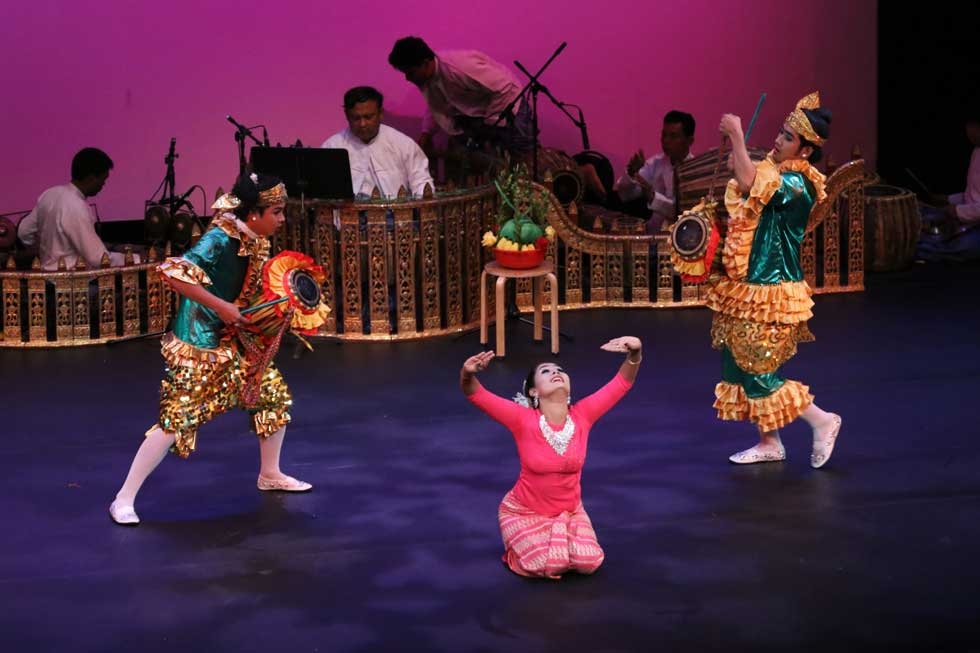 Members of Myanmar's Shwe Man Thabin troupe perform at Asia Society New York on April 11, 2015. (Ellen Wallop/Asia Society)