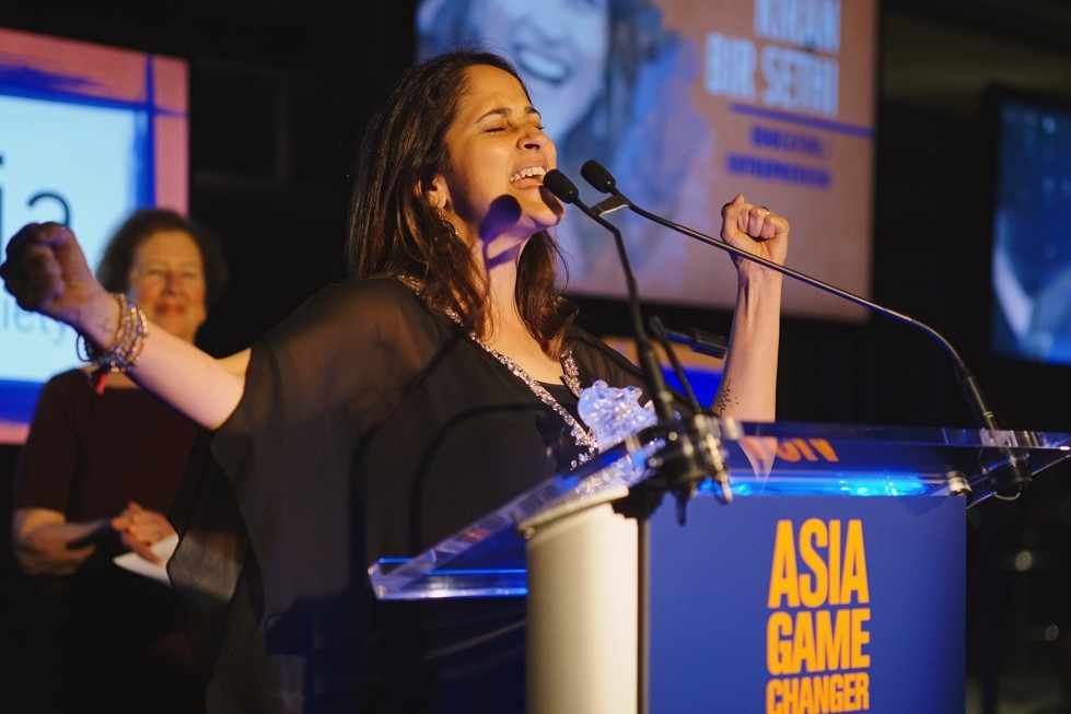 Riverside School Founder Kiran Bir Sethi speaks after receiving her Asia Game Changer award on October 13, 2015. (Jamie Watts/Asia Society) 