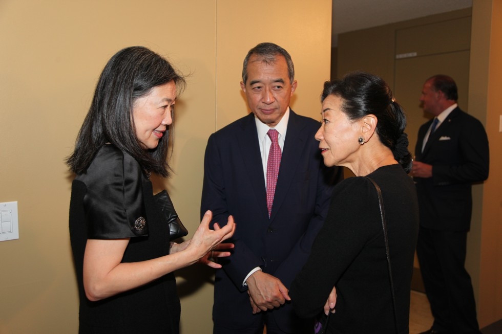(L to R) Anne Chao, Albert Chao, and Lulu Wang at the 2015 Asia Game Changers award ceremony on October 13, 2015. (Ellen Wallop/Asia Society)