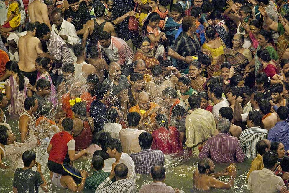 Hindu devotees worship during the second 'Shahi Snan' (grand bath). (Allison Joyce/Getty Images)
