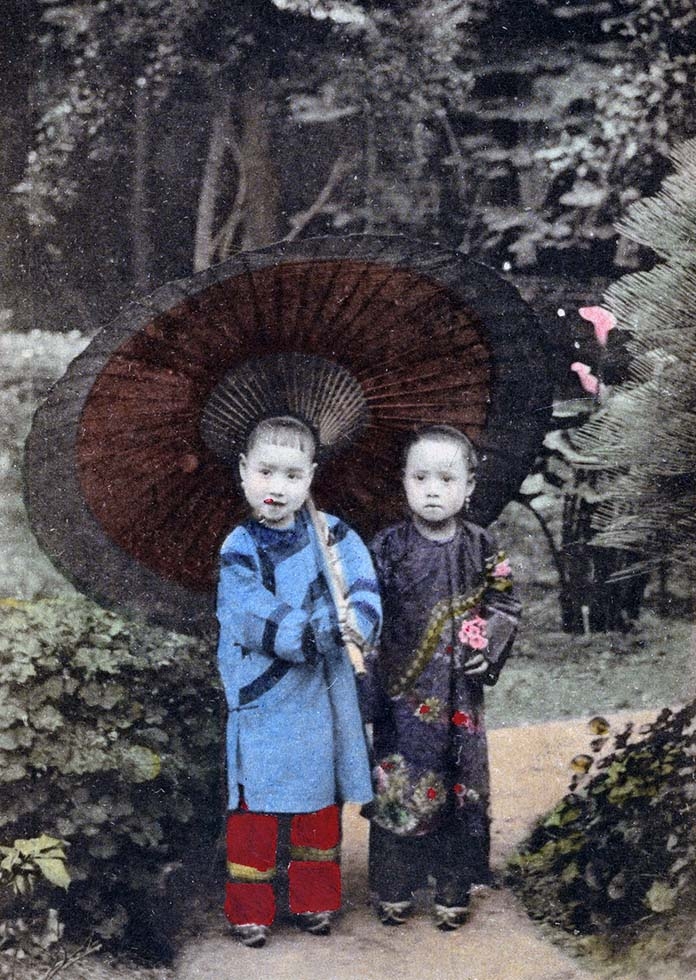 "Two Little Maids in China." 1907-1918. (American Baptist Foreign Mission Society/New York Public Library)