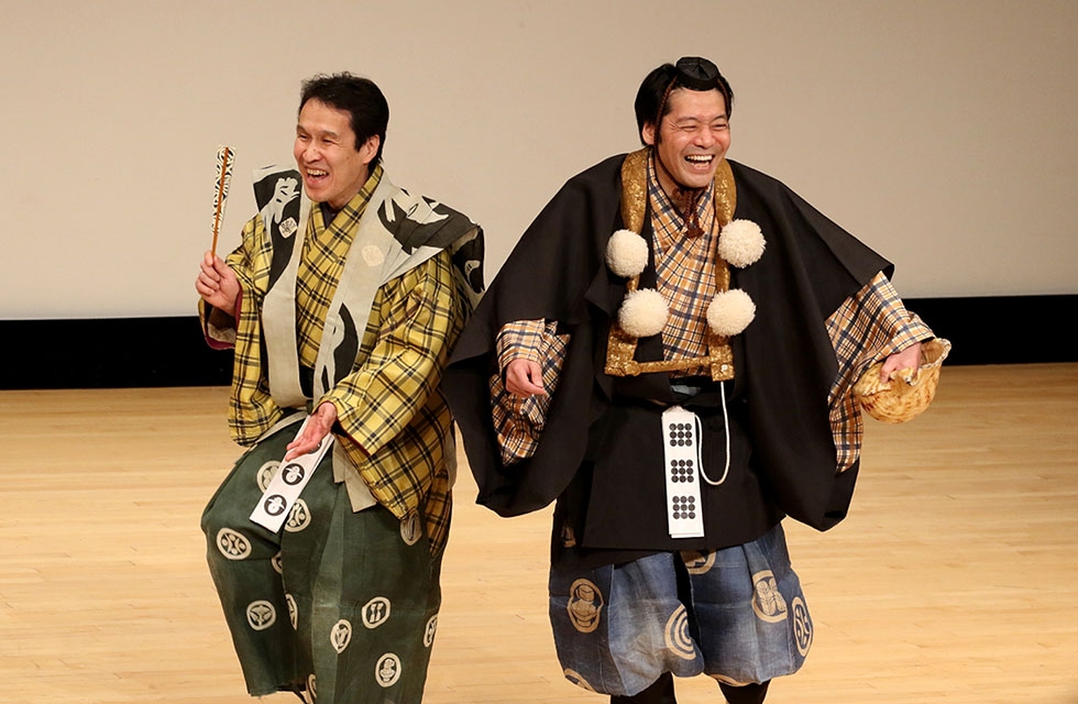 Kyogen actors take the stage for their performance of 'Obagasake,' at Asia Society on April 14, 2016 (Ellen Wallop/Asia Society)