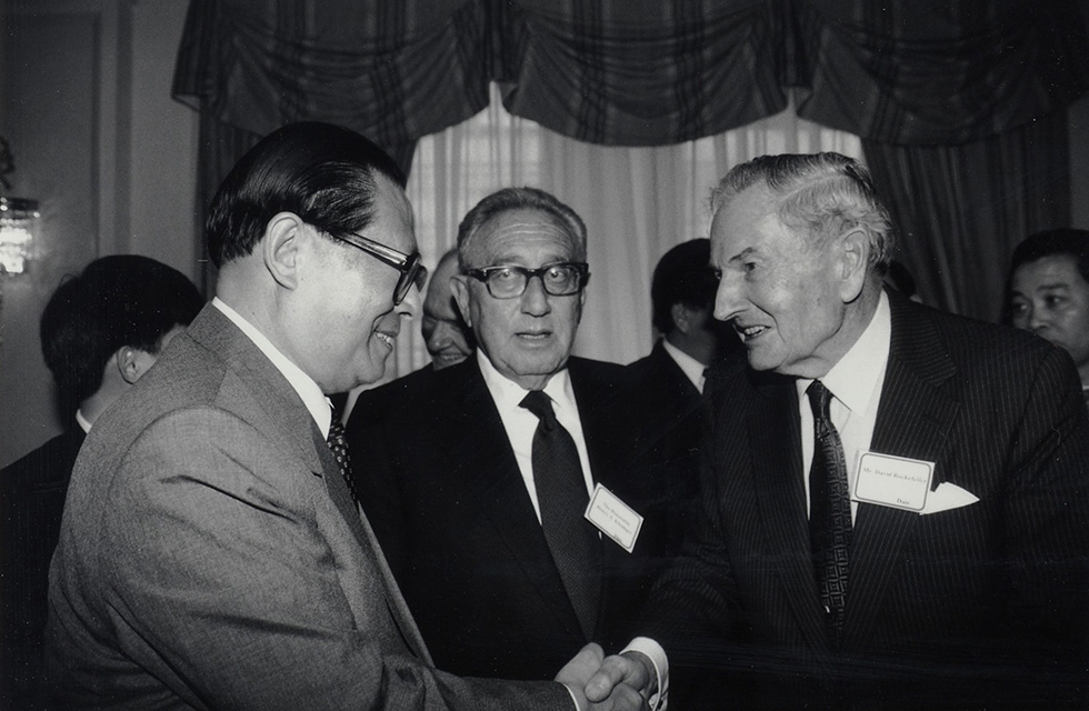 (L to R) Jiang Zemin, Henry Kissinger, and David Rockefeller meet at a 1995 Asia Society conference in New York. (Elsa Ruiz/Asia Society)