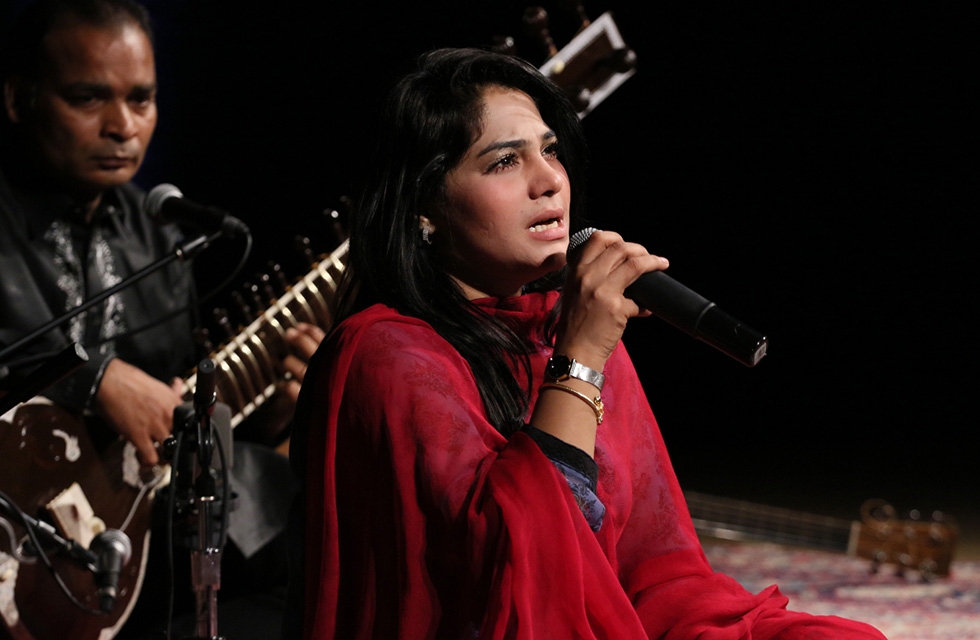 Singer Sanam Marvi takes the stage for a special evening of music and conversation at Asia Society New York on April 5, 2017. (Ellen Wallop/Asia Society)