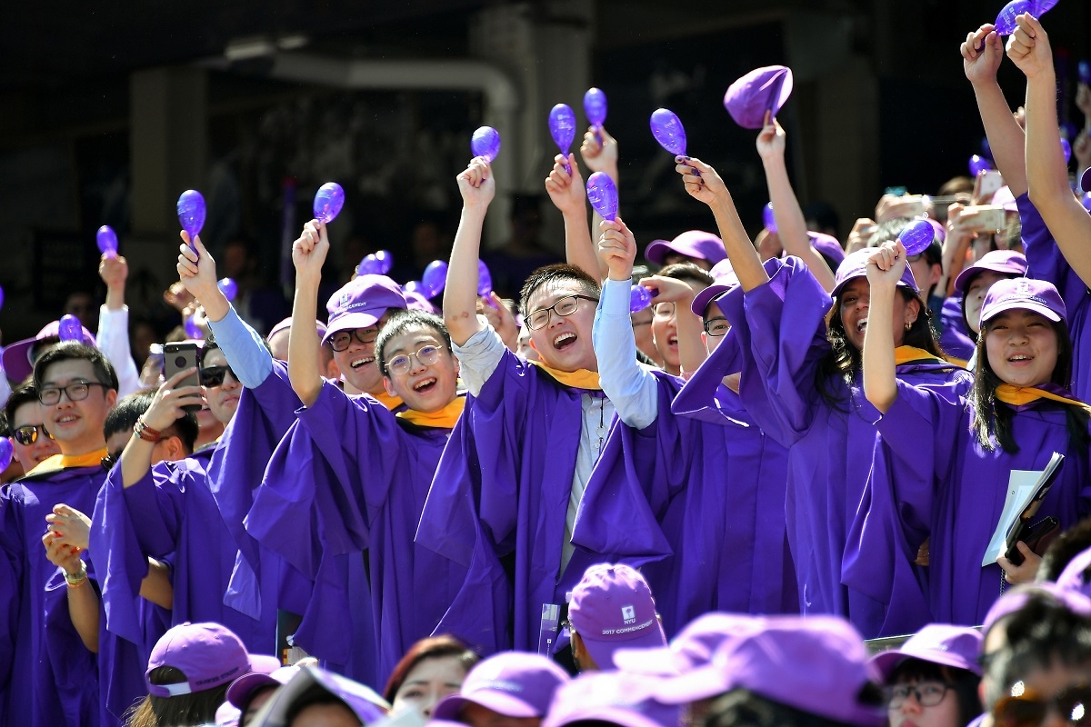Chinese Students Graduation 