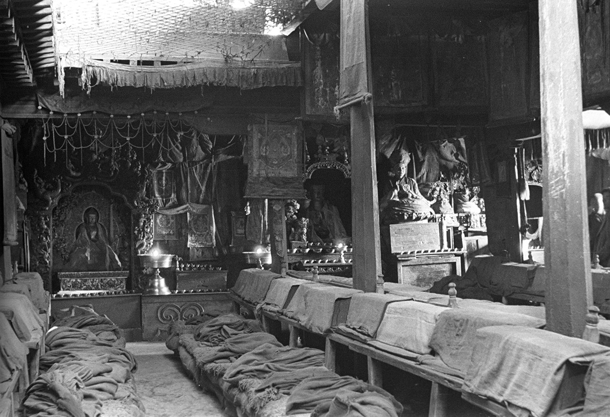 Interior of the main temple at Tashilunpo Monastery, Shigatse, Tsang, Tibet. (Felice Boffa Ballaran, 1939; Neg. dep. 6133/19. Courtesy of Istituto Italiano per l'Africa e l'Oriente (Is.I.A.O.) in l.c.a. and Ministero Degli Affari Esteri e della Cooperazione Internazionale.)