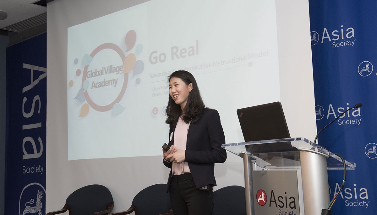 Chen Hong, an educator at the Global Village Academy in Colorado, presents during the 2018 Asia Society Chinese Language Teachers Institute. (Elena Olivo/Asia Society)