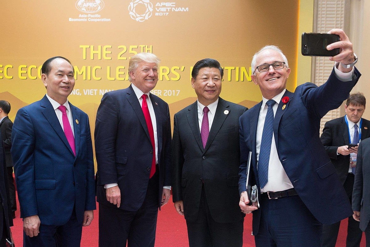 Malcolm Turnbull selfie with Xi and Trump