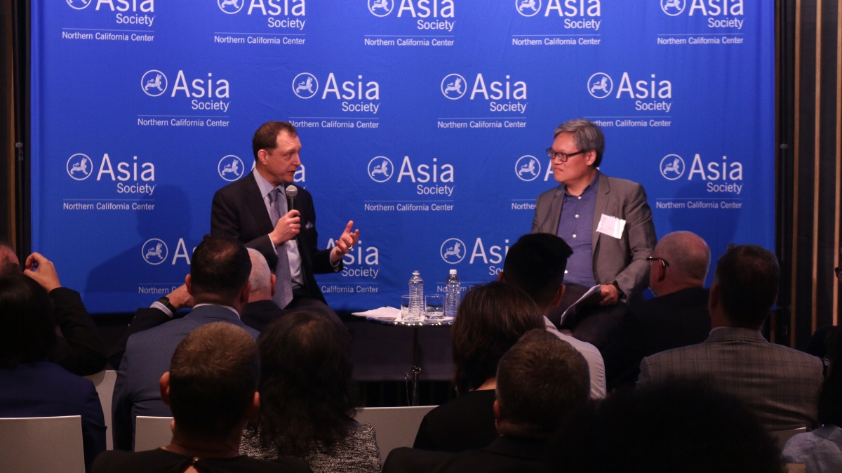 Daniel H. Rosen and Victor Shih discuss the SOE report. (Kevin Kunze/Asia Society) 