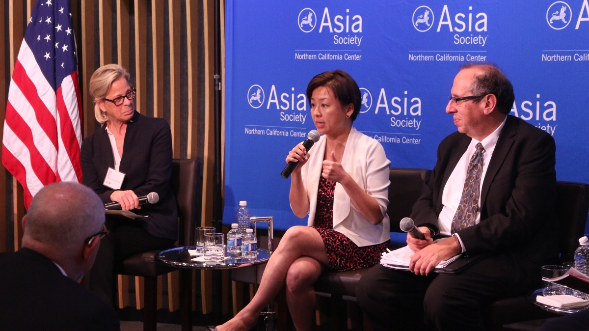 Marsha Vande Berg, Edith Yeung, and Mark Cohen discuss the SOE report. (Kevin Kunze/Asia Society)