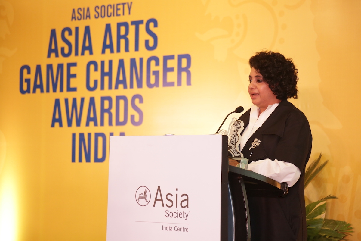 Asia Arts Future Awardee Vibha Galhotra addresses the audience during the ceremony