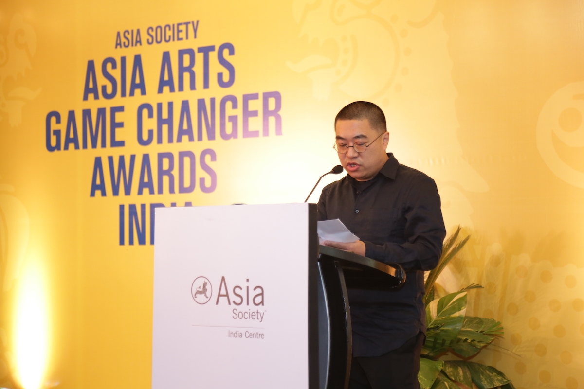 Asia Arts Future Awardee Yang Yongliang addresses the audience during the ceremony