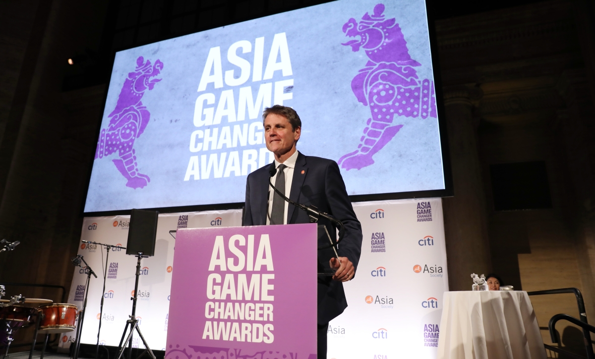 Tom Nagorski speaking at the Asia Society Game Changers Awards