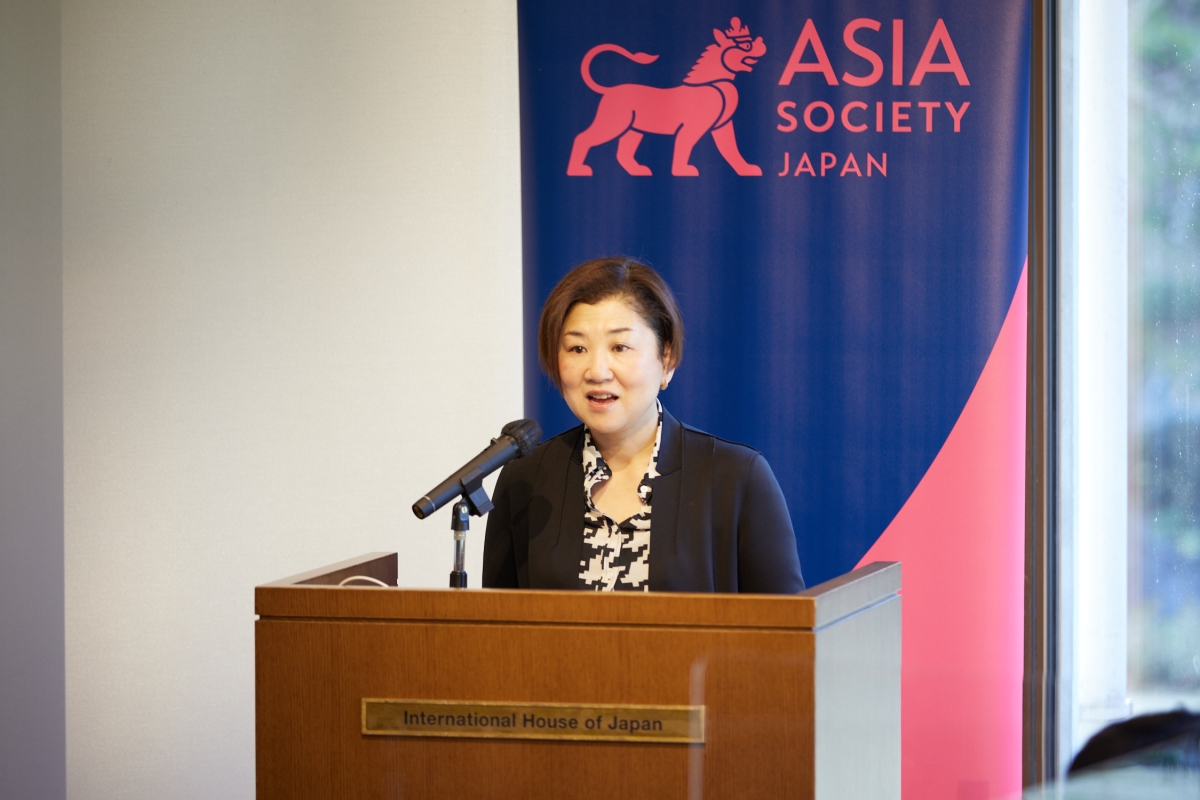 Asia Society Japan Director Sawako Hidaka giving an introduction