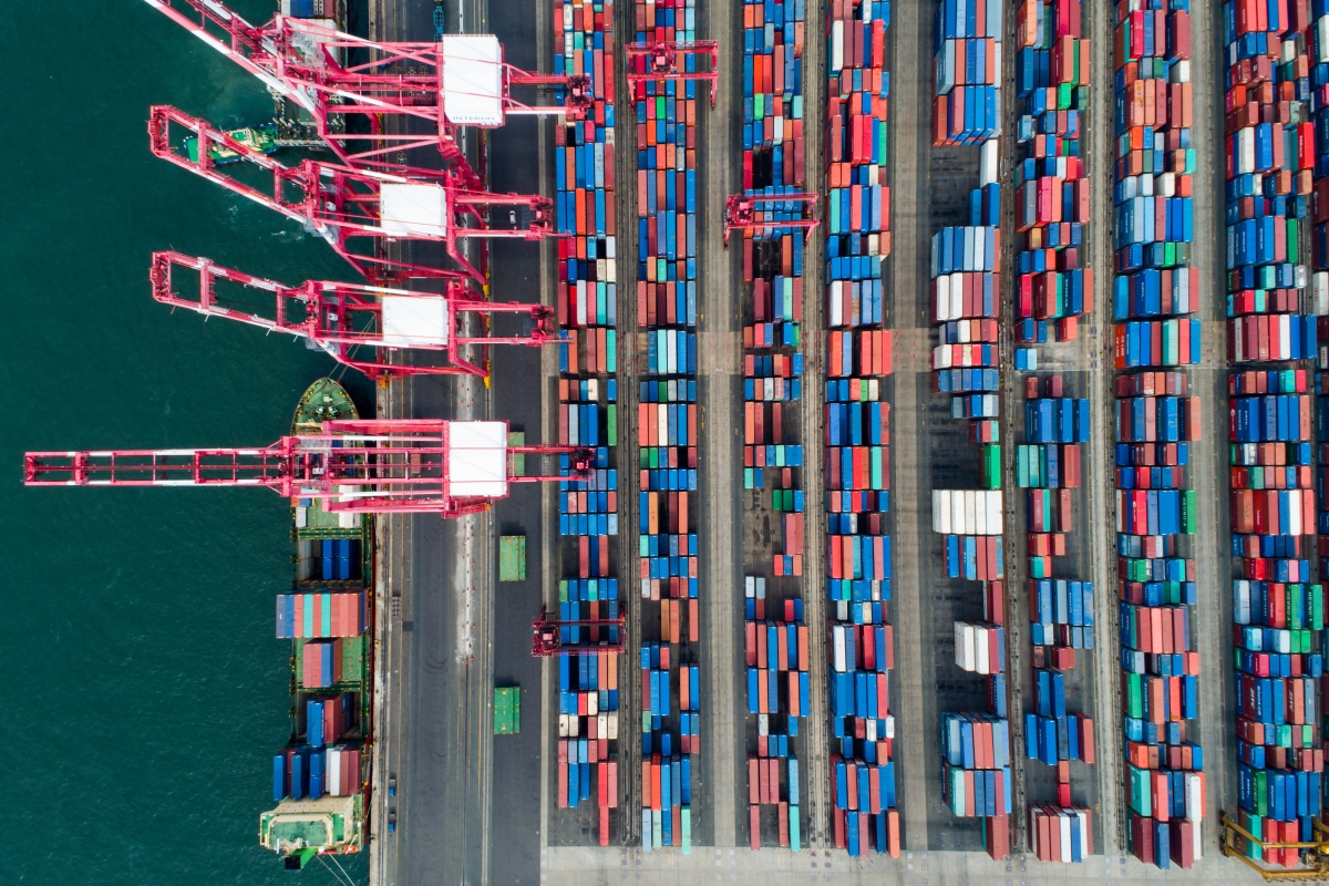 Shipping yard in South Korea (Bloomberg / Getty)