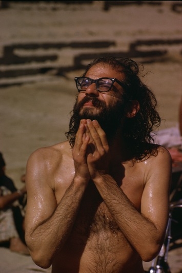 BENARES, INDIA - FEBRUARY 1963:  Ginsberg washing on the bank of the Ganges River. (Pete Turner/Getty Images)