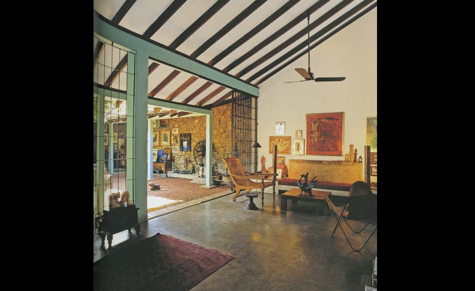 The Anjalendran Home and Office, Battaramulla, 1991-1993: The sitting room and courtyard. (Photo by Waruna Gomis)
