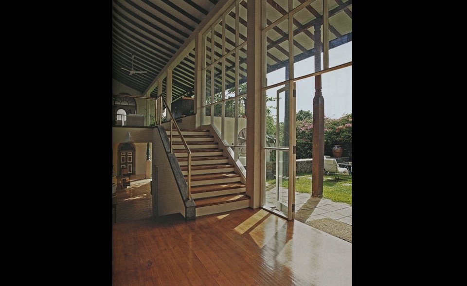 The Hameed House, Koswatte, Nawala, 1987-1989: The staircase linking the upper and lower verandas. (Photo by Waruna Gomis)
