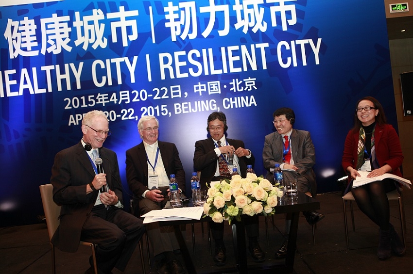 N. Bruce Pickering, Tom Murphy, Arata Ichihashi, Lee Inkeun, and Wang Lin in dialogue at the Forum (Asia Society/Urban Land Institute)