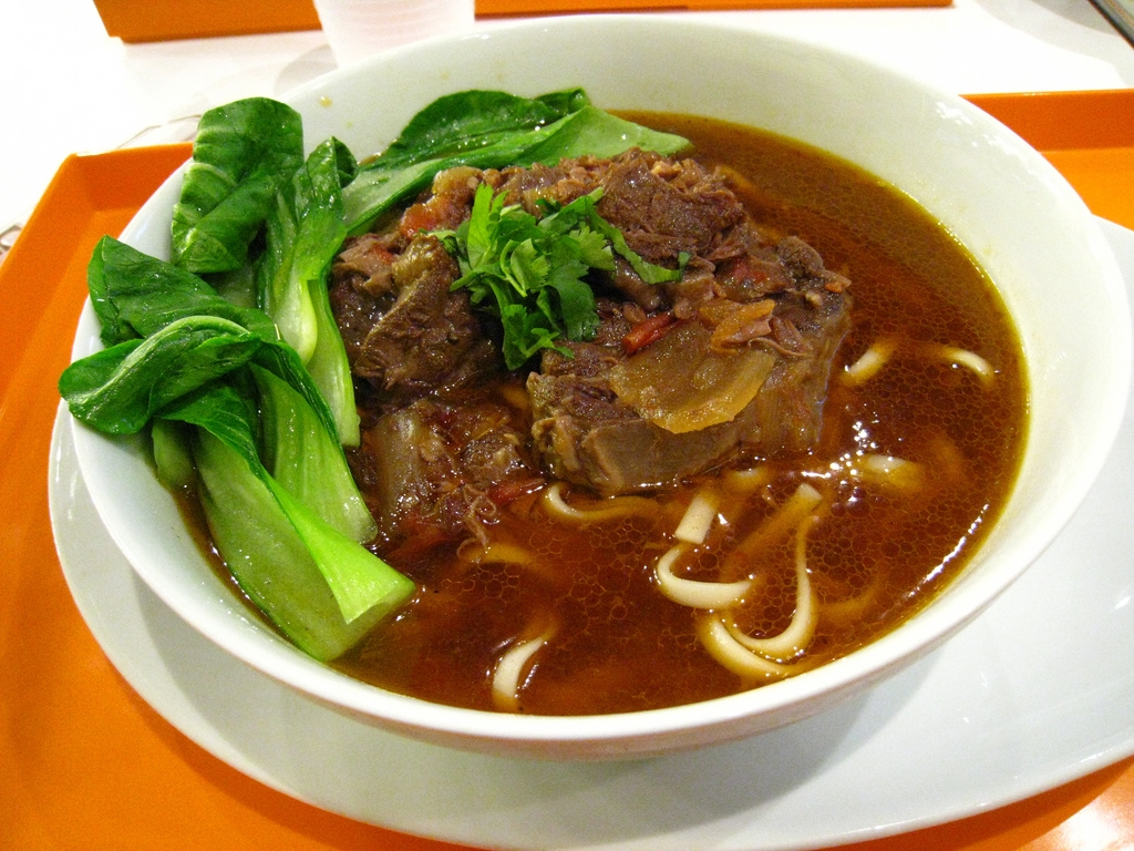  Taiwanese Beef Noodle Soup (RosieTulips/Flickr)