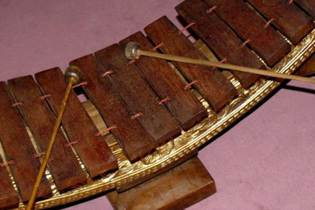 Burmese xylophone