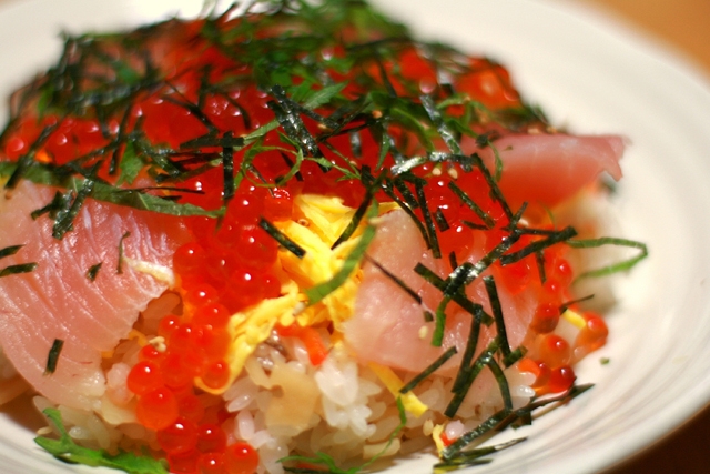 Chirashi Sushi (Photo by mio-spr/flickr)