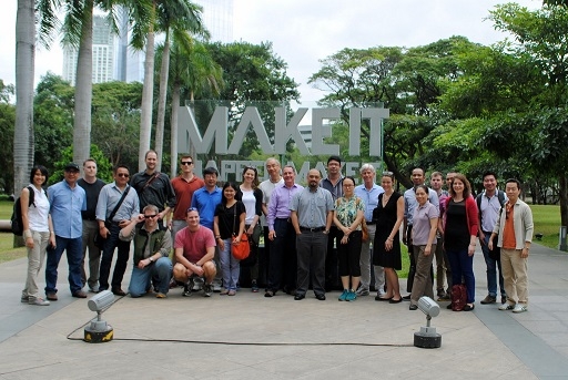 Participants at the Ayala Triangle mobile workshop (Asia Society)