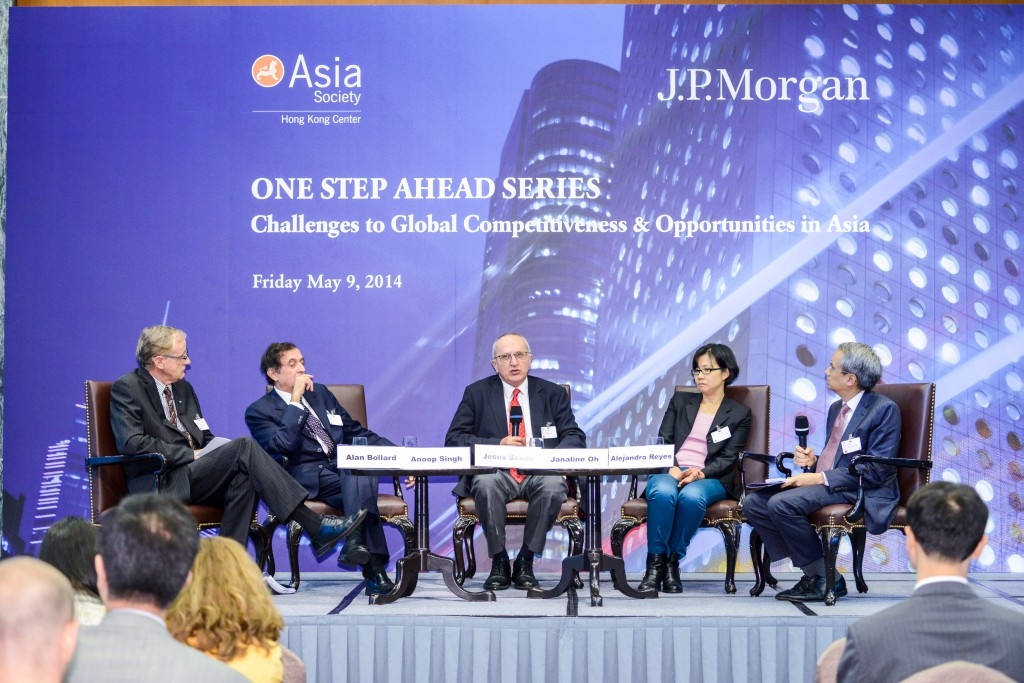 Third panel discussion, L to R: Dr. Alan Bollard, Executive Director, APEC Secretariat; Anoop Singh, Former Director, Asia, International Monetary Fund & Managing Director, Regulatory Policy Development and Strategy, Asia Pacific, JP Morgan; Jesus Seade, Vice-President & Sydney S.W. Leong Chair of Economics, Lingnan University & Former Senior Advisor and Assistant Director, IMF; Janaline Oh, Deputy Consul-General of Australia & Former Director of G20 Projects, Department of Foreign Affairs and Trade, Austra