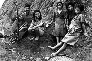 Korean 'comfort women,' who were often teenagers. (KeithPR/flickr)