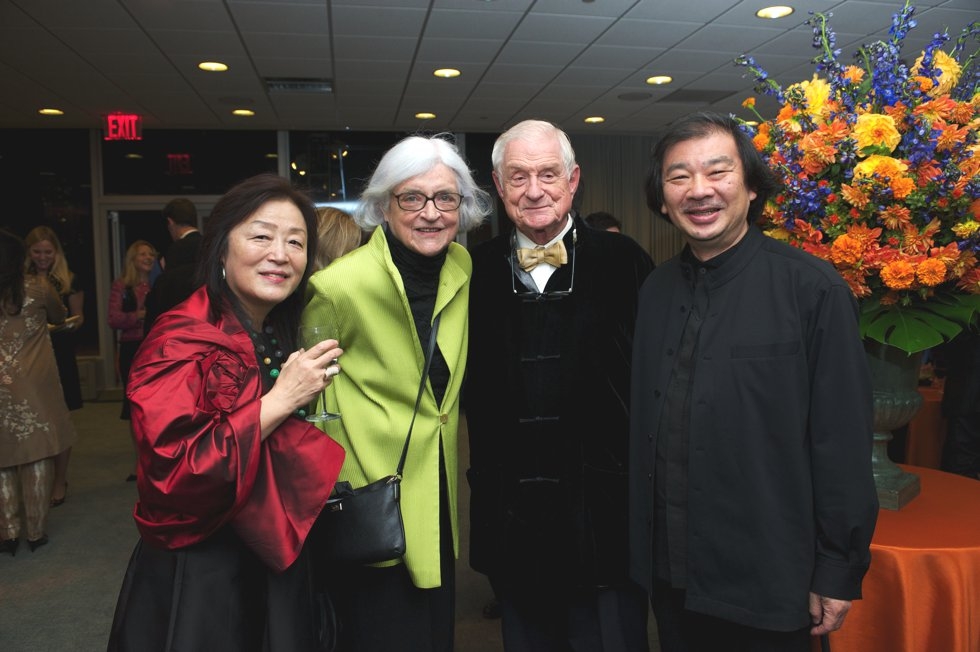 L to R: Freda Wang, Sheila Platt, Nick Platt, and Shigeru Ban. (Ann Billingsley/Asia Society)