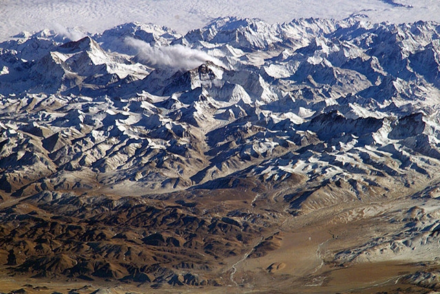 Perspective view of the Himalayas and Mount Everest as seen from space looking south-south-east from over the Tibetan Plateau. (NASA)