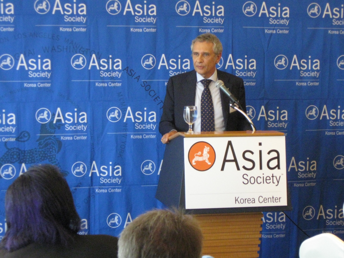 Massimo Andrea Leggeri, Italian Ambassador to the Republic of Korea, speaking in Seoul on June 15, 2010. (Asia Society Korea Center)