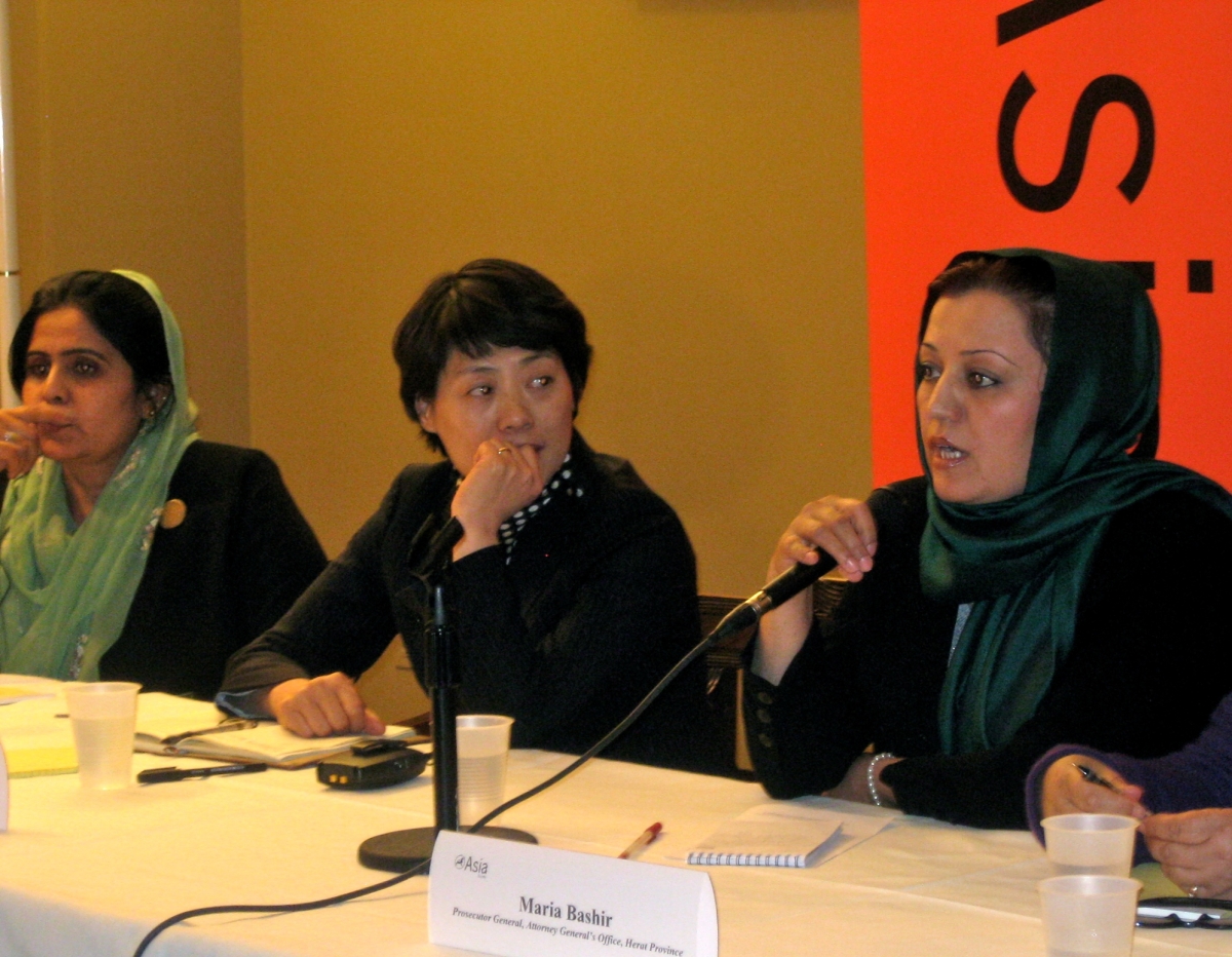 L to R: Ghulam Sughra, Jianmei Guo, and Maria Bashir in Washington on March 9, 2011. (Asia Society Washington Center)