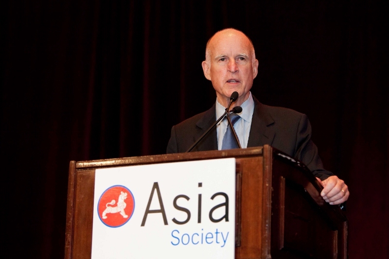 Governor Jerry Brown delivers address at ASNC's 2012 Annual Dinner. (Drew Altizer)