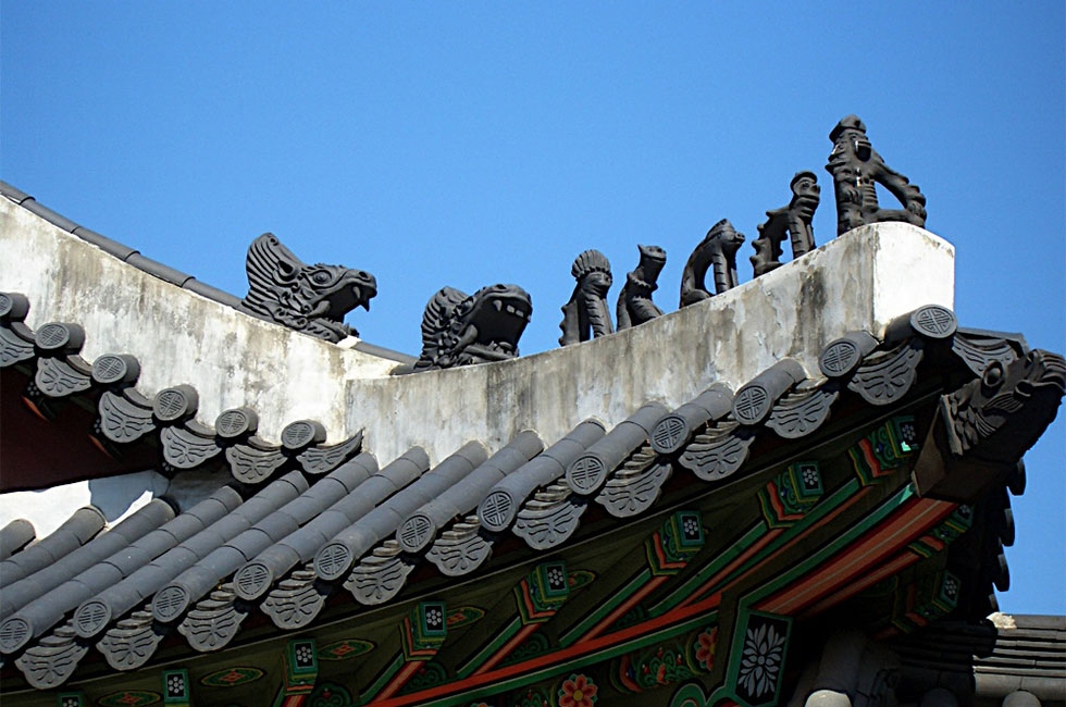 A rooftop in Suwon, Korea. (Anne Hilton/Asia Society)