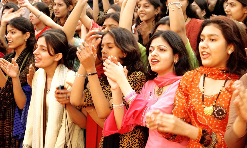 Pakistani women. (Brajeshwar/Flickr)