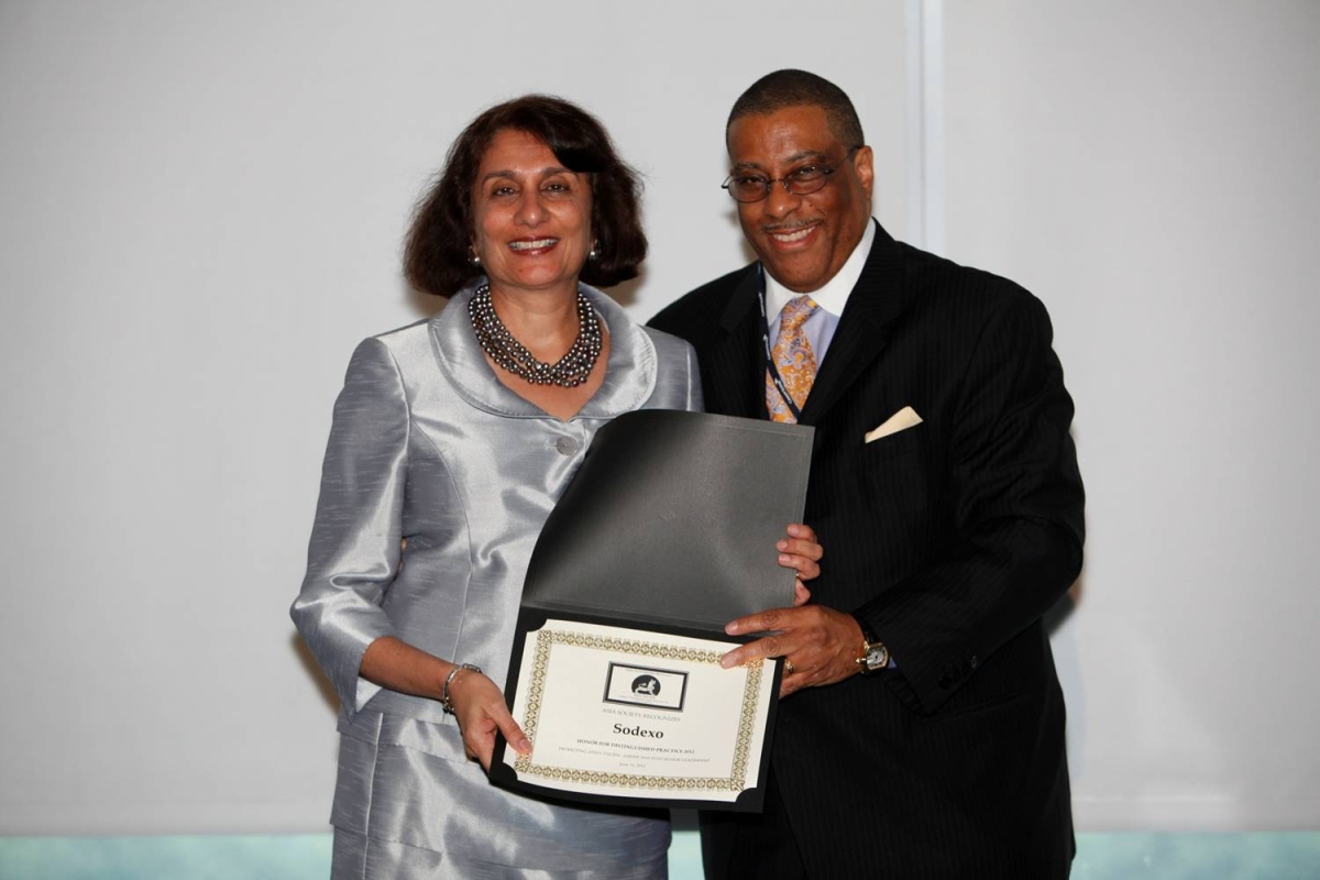 Rohini Anand, Senior Vice President and Global Diversity Officer of Sodexo receiving the Honor for Distinguished Practice for the Best Company in Promoting Asian Pacific Americans into Senior Leadership Positions