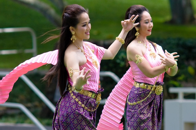 Royal Thai dancers. (kanaka/flickr)