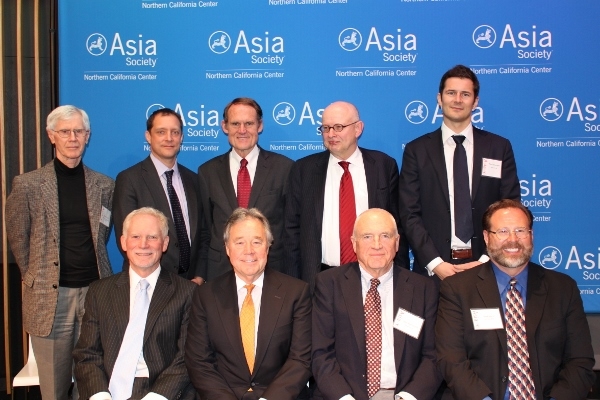 Speakers pose for a group photo (Asia Society)