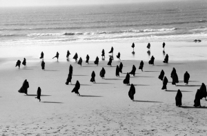 Shirin Neshat. Untitled from the Rapture series, 1999.